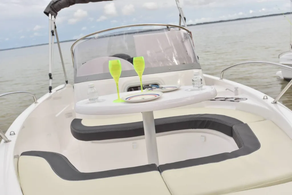 B2 Marine Cap-Ferret 572 Open – Bateau polyvalent disponible en neuf à Six-Fours-les-Plages