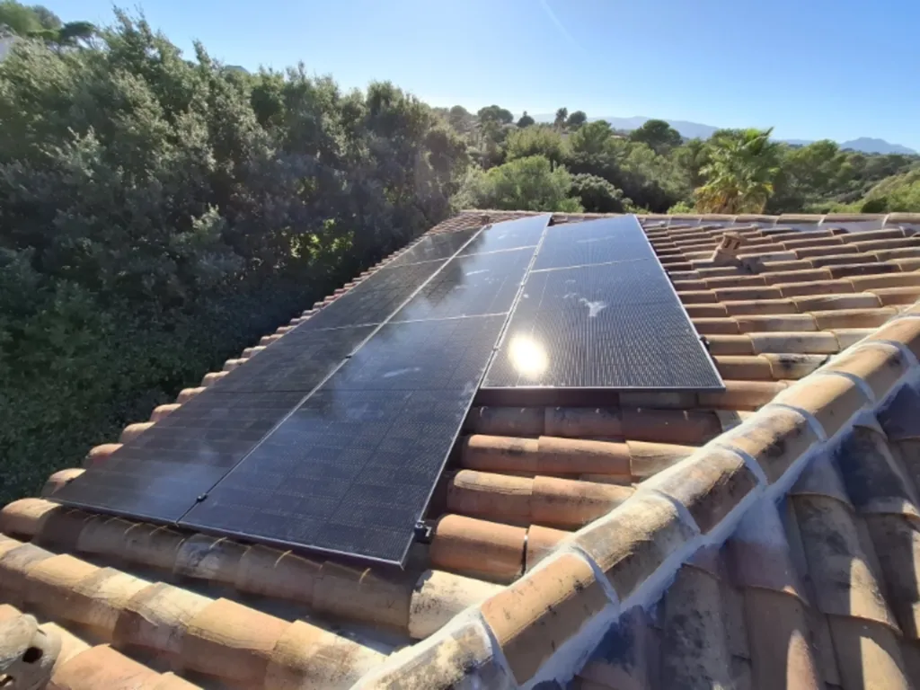 A Fréjus dans le Var installez des panneaux solaires au meilleur prix avec PESS