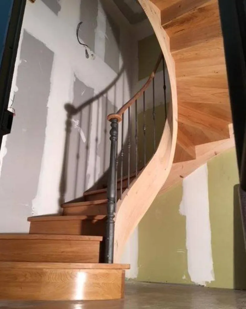 Escalier courbe à Bordeaux