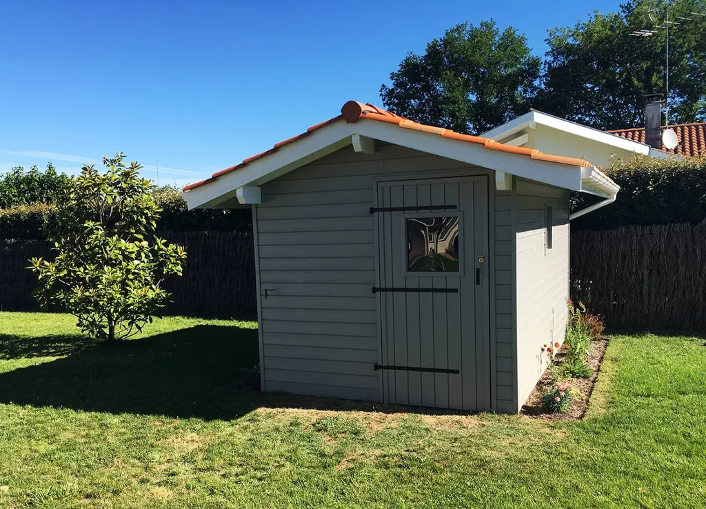 Construction d'un abri de jardin ossature bois sur-mesure à Biscarrosse