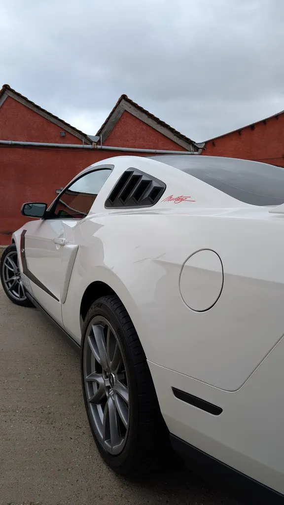 Lavage technique de carrosserie et décontamination de véhicule à Domart-en-Ponthieu pour cette Ford Mustang dans la Somme