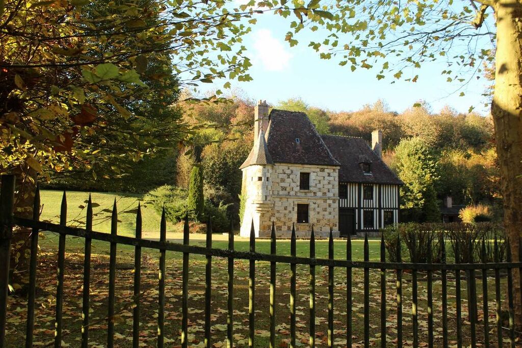 A visiter charmant manoir sur magnifique domaine comprenant 76 hectares de forêts à proximité du Pays d'Auge 14