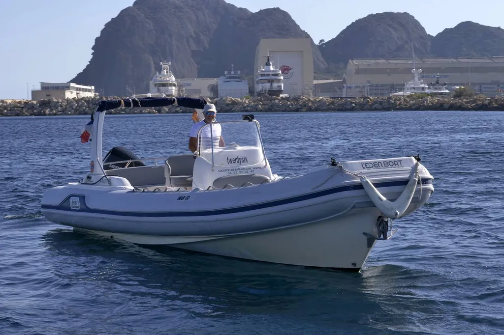 Chuppa Chups I en mer à La Ciotat l'Eden Boat