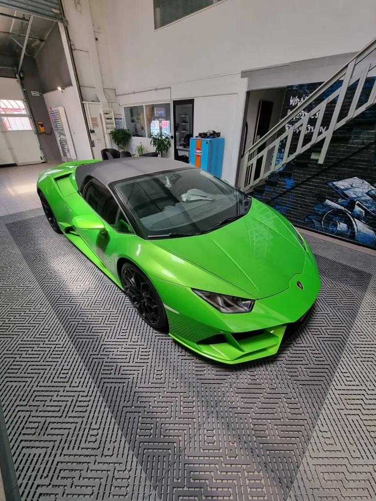 Protection carrosserie sur une Lamborghini Huracan à Lyon en Auvergne-Rhône-Alpes