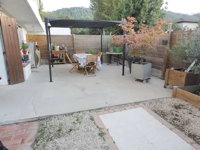 Appartement T3 Roquefort La Bédoule avec terrasse de 50m² 