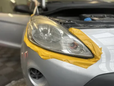 Rénovation de phares ternis ou jaunis avec traitement durable par polymérisation à Marseille 13013, 13016, Allauch, Vitrolles et environs