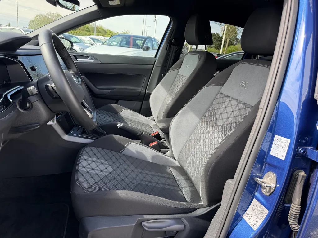 Volkswagen Polo R-Line d’occasion récente avec boîte automatique DSG7 disponible chez votre concessionnaire autour du Havre