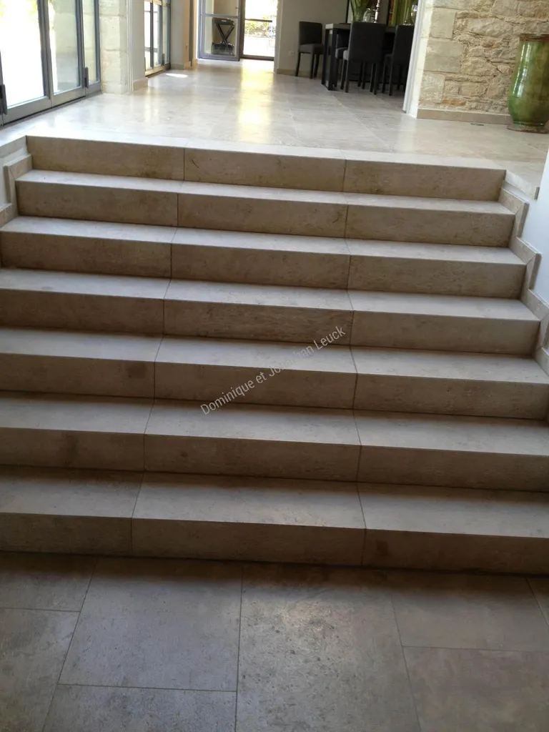 Escalier en pierre de Bourgogne