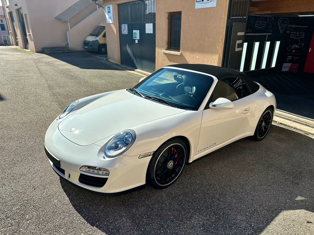 comment protéger sa voiture avec un traitement céramique sur Porsche 911 proche de lyon 