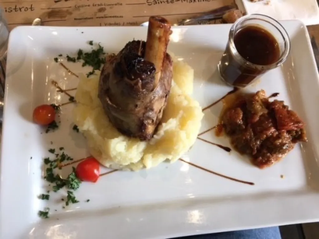 Soirée dégustation dans notre salle de réception à Gignac La Nerthe