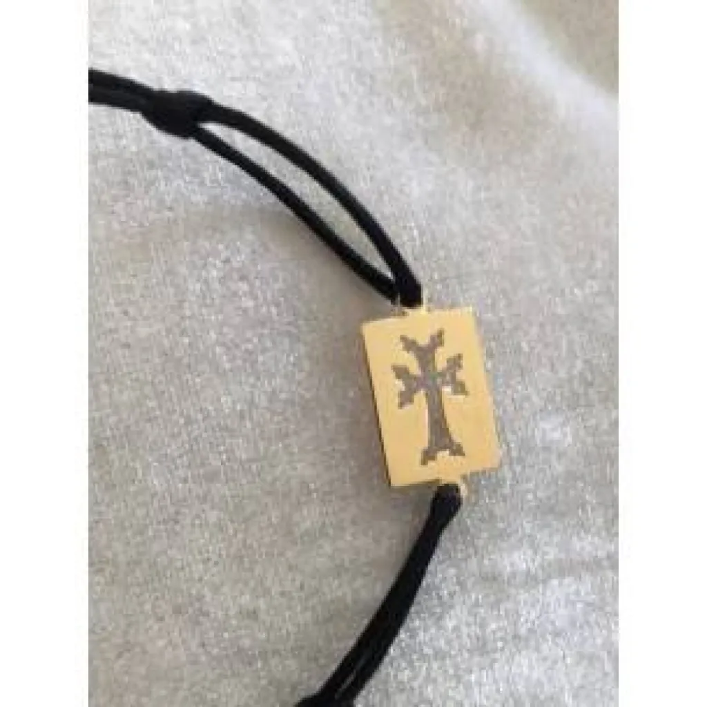 bracelet cordon noir avec croix arménienne découpée 