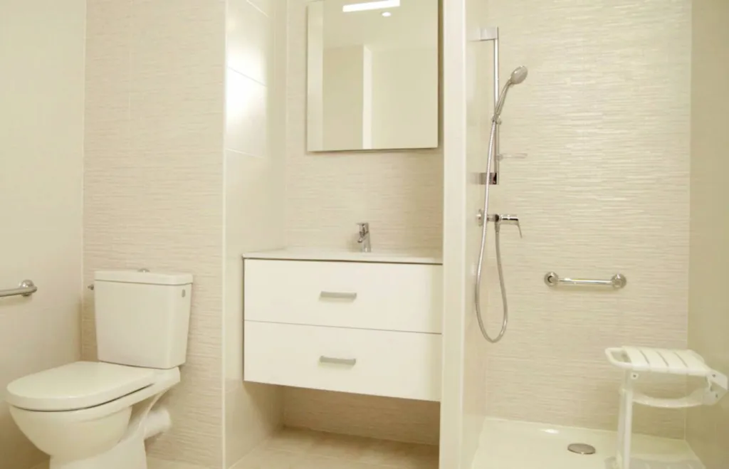 salle de bains résidence pour séniors montpellier