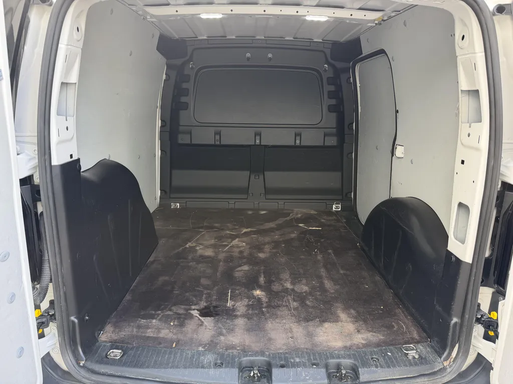 Volkswagen Caddy Cargo occasion diesel près de Rouen utilitaire fiable économique idéal professionnels Normandie livraison rapide