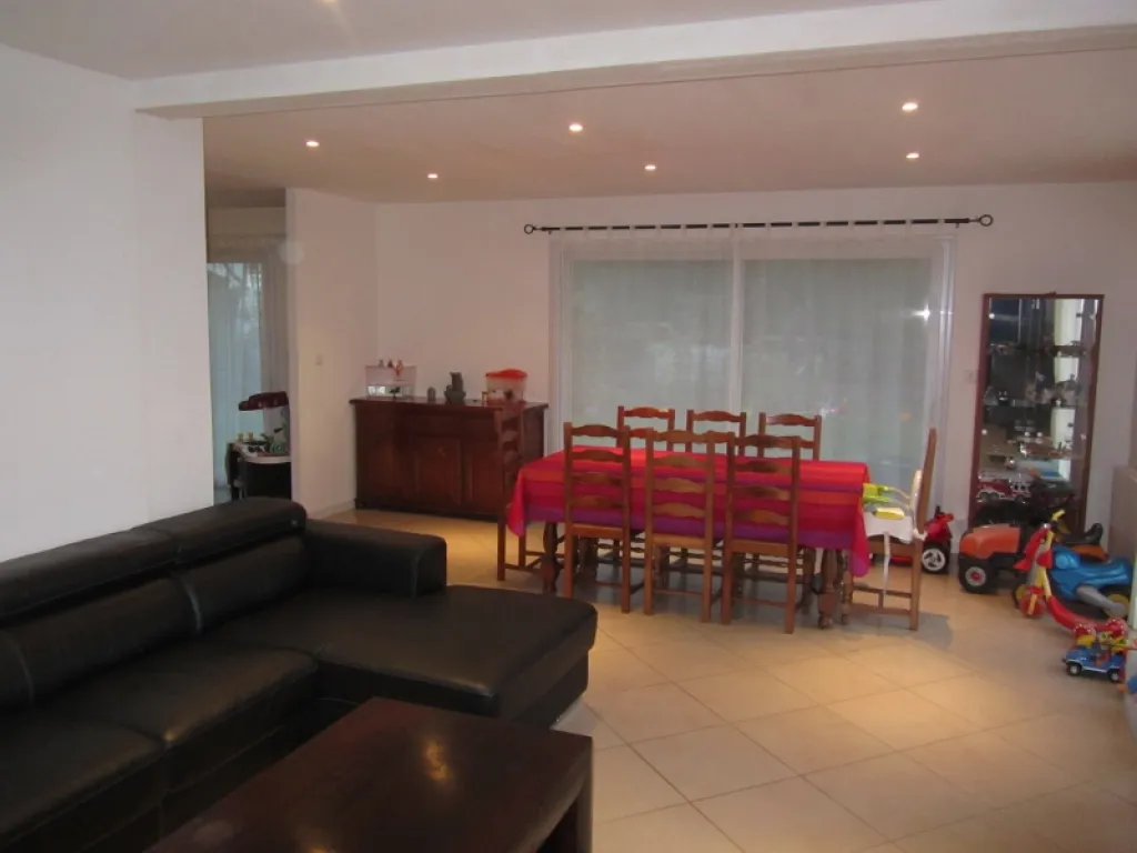 A vendre pavillon contemporain proche des écoles proche Brionne 27800