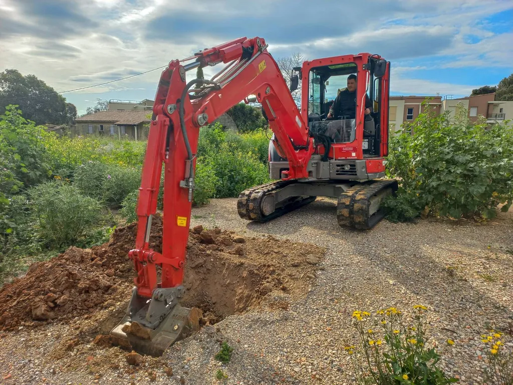 Sondages de sol à Saint-Laurent-du-Var pour la création d'un padel 