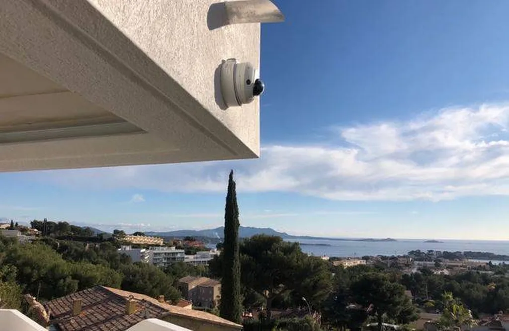 Pose de caméras de surveillance à Toulon