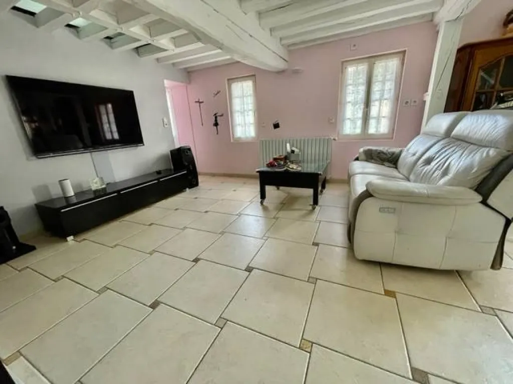 EXCLUSIVITÉ magnifique maison de 130 m² plus dépendance de 60 m² habitable édifiée sur 4600 m² de terrain sur la commune de LA LONDE 76500