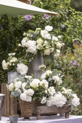 refined-white-table-setting-lakeside-wedding