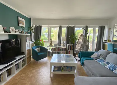 Le Pecq à vendre un appartement de 5 pièces en étage élévé avec ascenseur, situé dans une résidence avec un couple de gardien