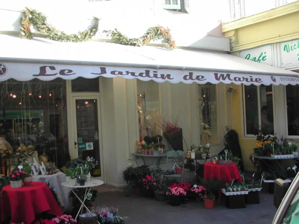store exterieur jardin de marie marquage store lambrequin
