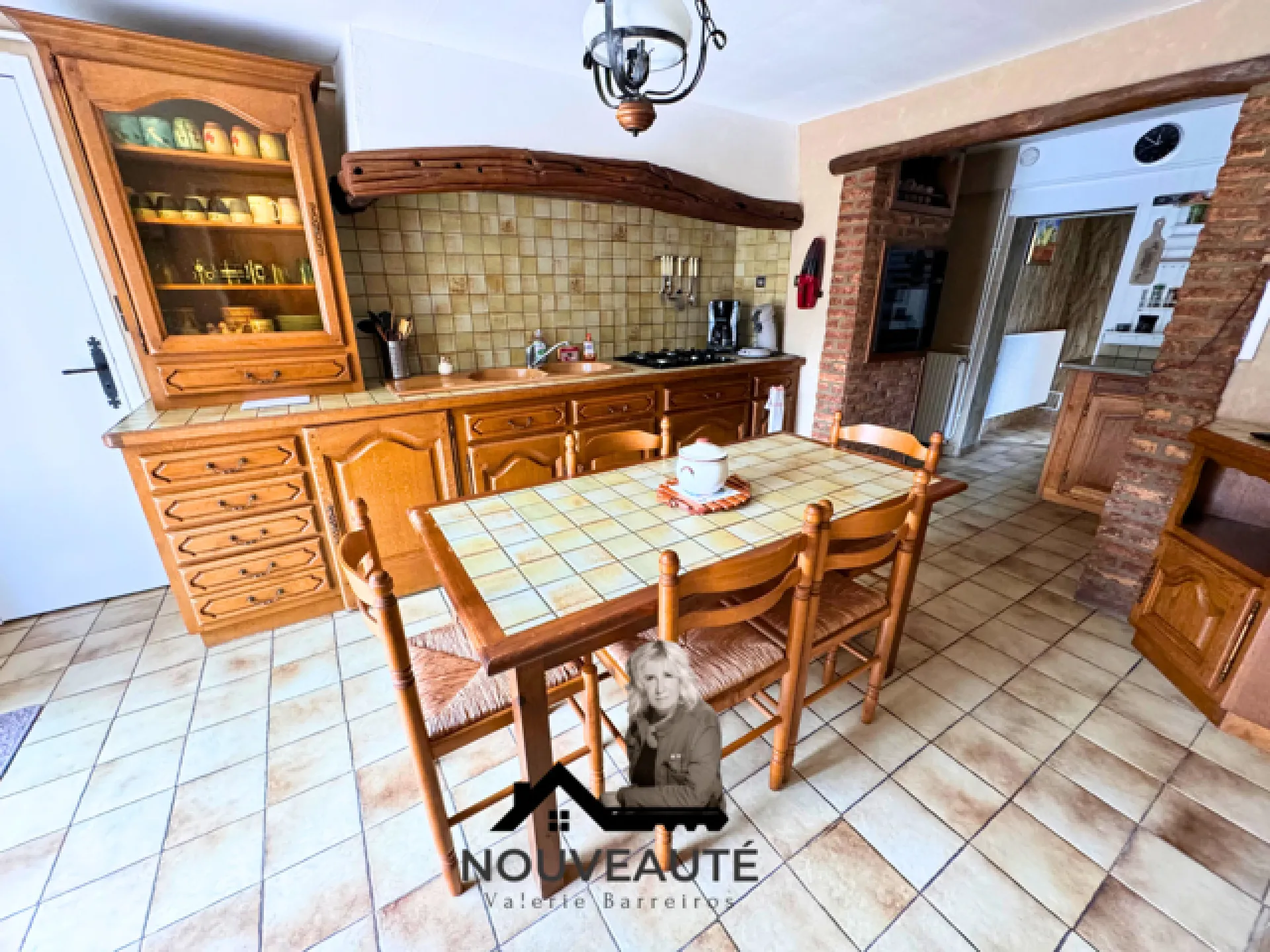 A vendre charmante maison traditionnelle de 100 m² édifiée sur un terrain de 411 m² sur la commune de ELBEUF 76500