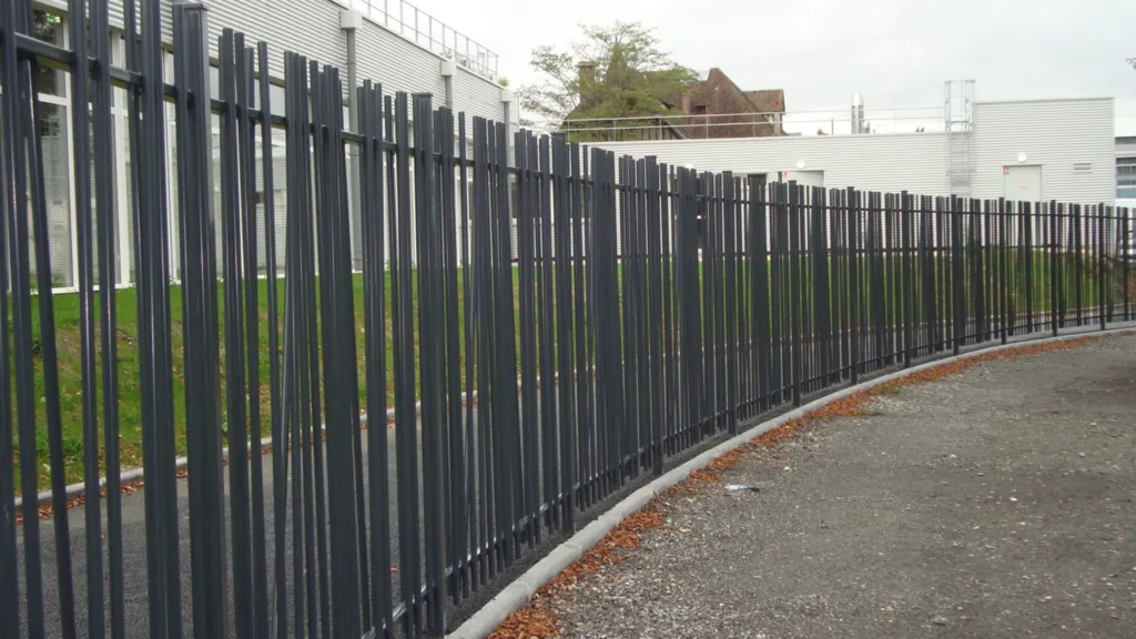 Sécurisation d'enceinte publique en grilles barreaudées en Seine Maritime 76