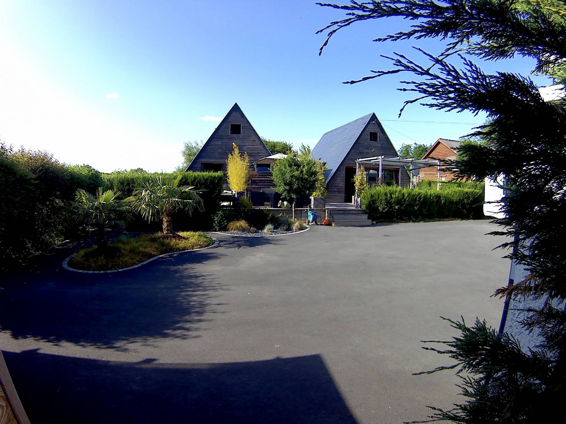 A vendre propriété atypique sur un jardin de 1126m2 région Lisieux 14100