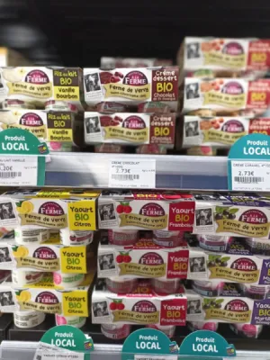 Produits à la ferme juste à côté ,retrouvez les yaourts et crèmes dessert bio de LA FERME DE VERVY au rayon frais