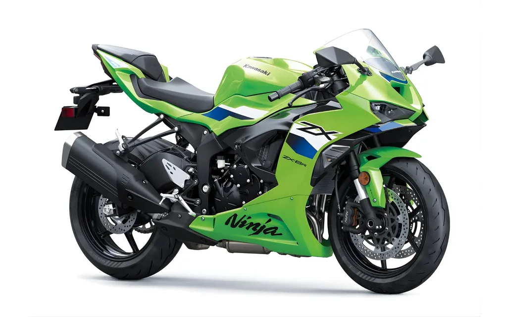 moto sportive Kawasaki ZX6R 2026 verte - photo studio