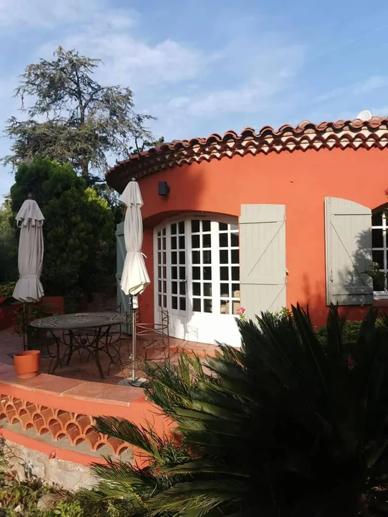 Façade en BADIGEON DE CHAUX teinte avec des pigments minéraux naturel et écologique TERRE DU MONDE