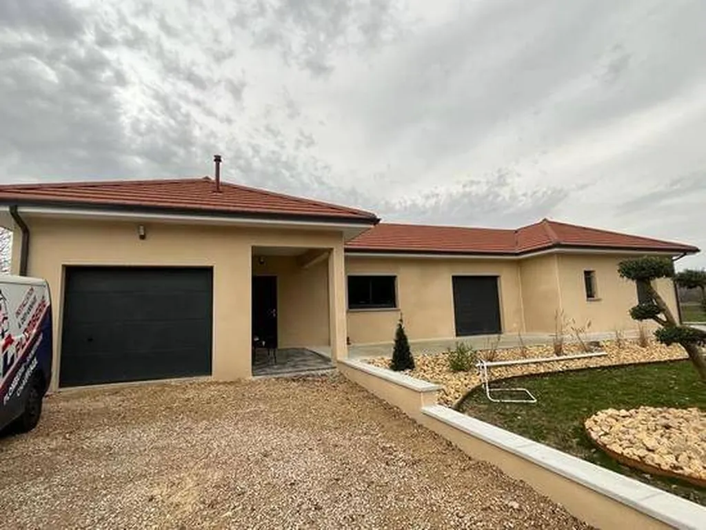 Maison neuve plein pied ravalement de façade en Isère