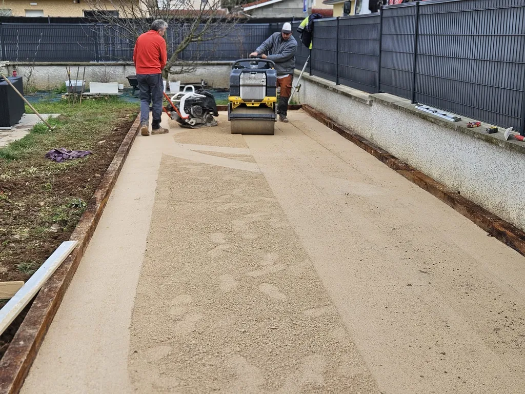 Création d'un terrain de pétanque sur mesure avec éclairage LED à Ambérieu-en-Bugey dans l'Ain