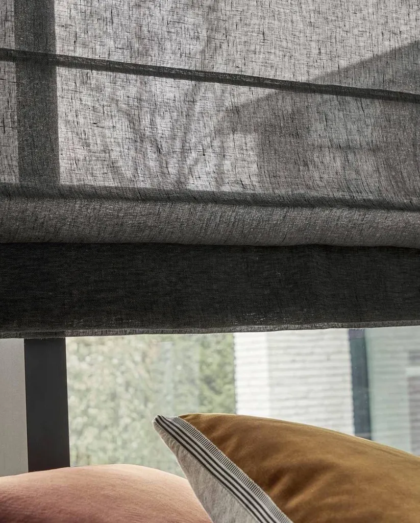 Magasin spécialisé dans la fourniture de stores intérieurs sur-mesure dans les Monts d’Or