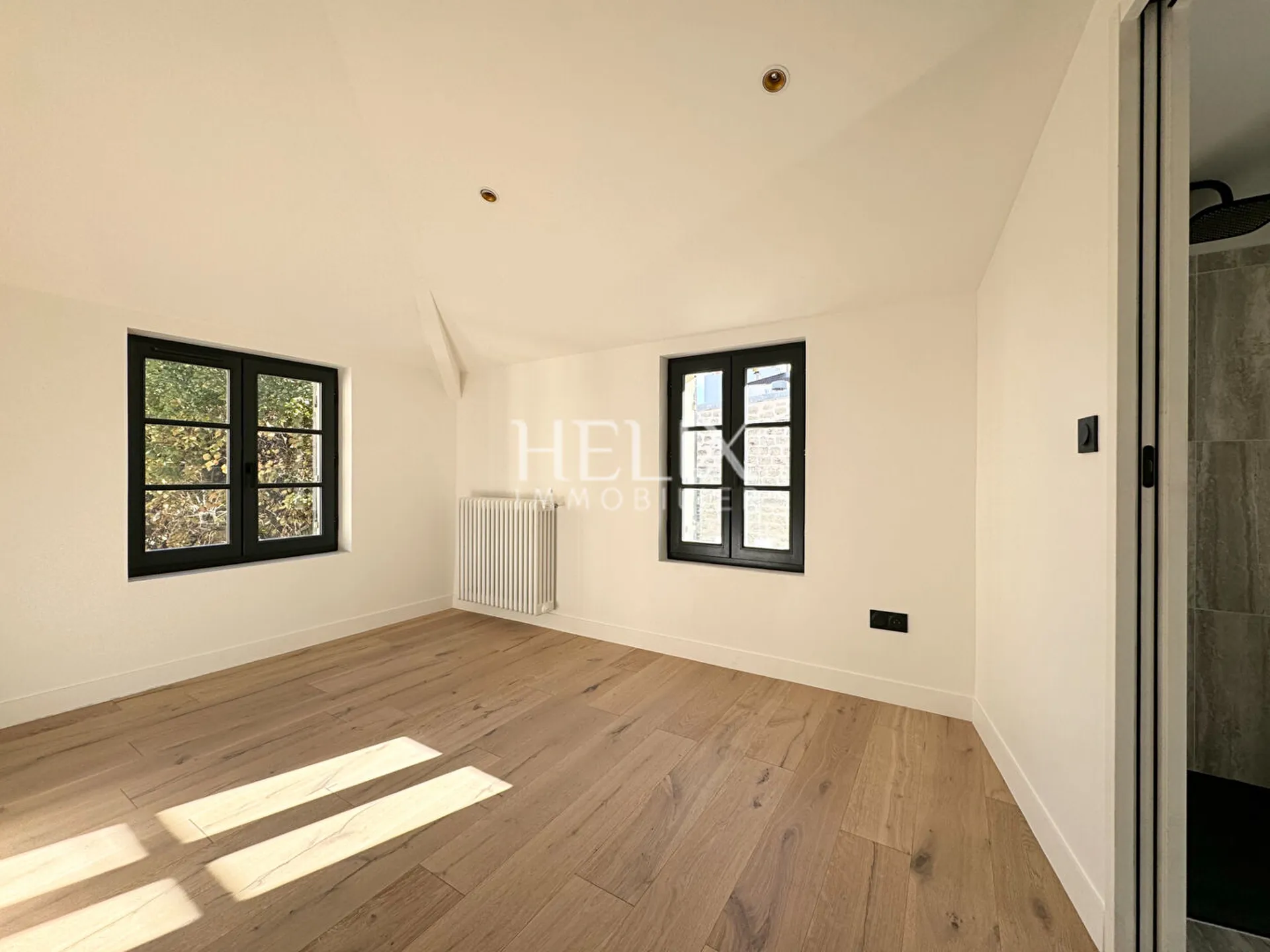 A VENDRE Appartement Neuf traversant 101,30 M² 1er et dernier étage, RER A, écoles, commerces à Saint-Germain-en-Laye.