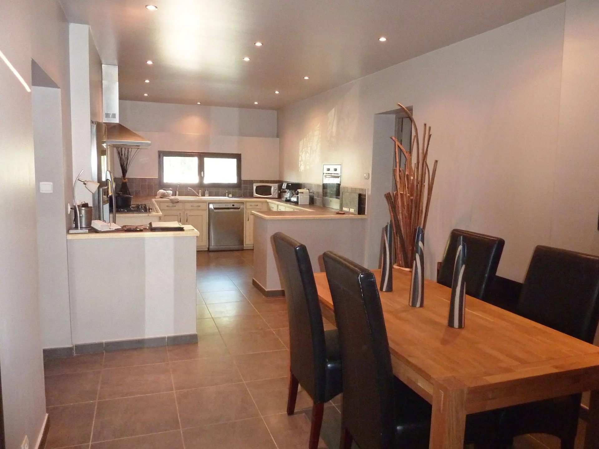 Vente à Aubagne d'une maison avec piscine propriété sur plus d'un hectare de terrain   