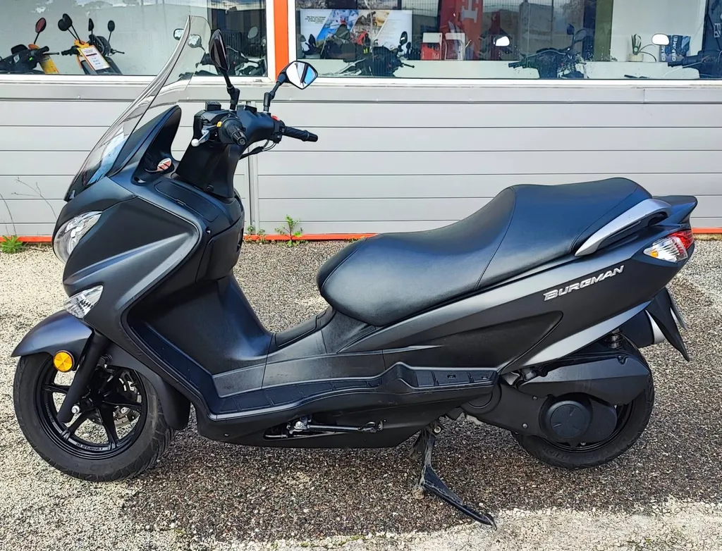 SUZUKI BURGMAN 125 DU 04/2018 AVEC 16000 KM