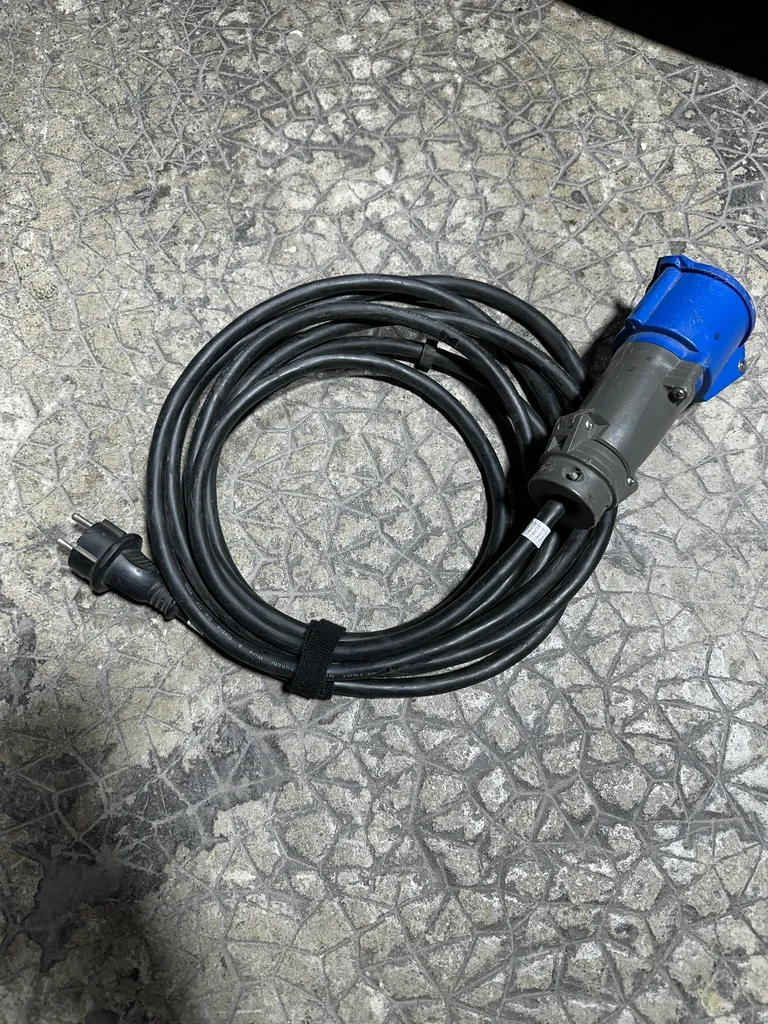 PC16 MALE VERS 32MONO FEMELLE