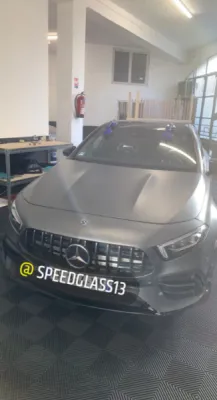 Remplacement de pare-brise Mercedes Classe A45 AMG à Marseille 13013 – Service rapide, haut de gamme et avec ou sans assurance