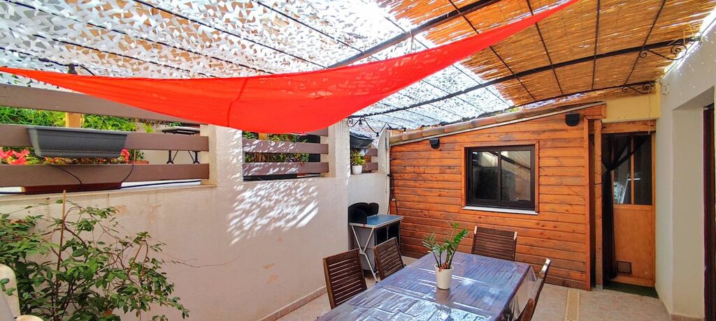 Vente appartement T4 Cassis  avec vaste terrasse dans résidence sécurisée derrière le port