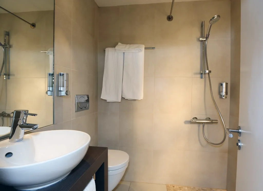 HDLP-Hôtel De La Plage, Bormes Les Mimosas - La FavièreHDLP Classic Sud douche à l'italienne