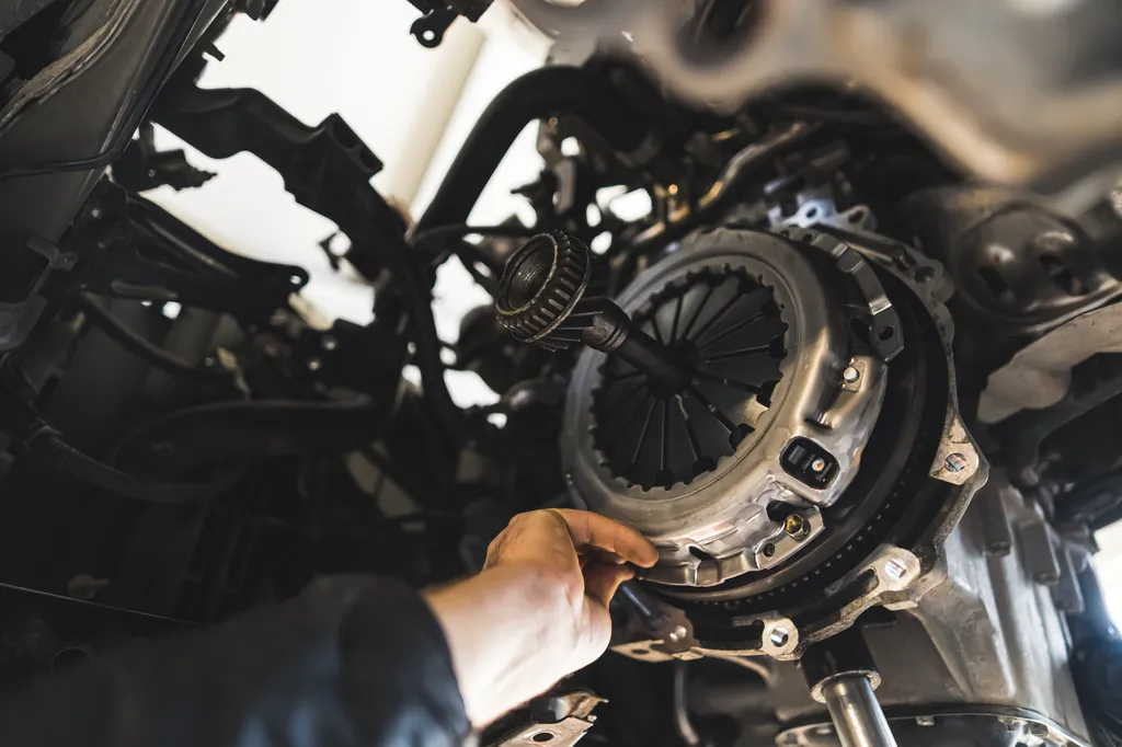 Changer le kit d'embrayage et réparer la boîte de vitesses de votre automobile à Martigues