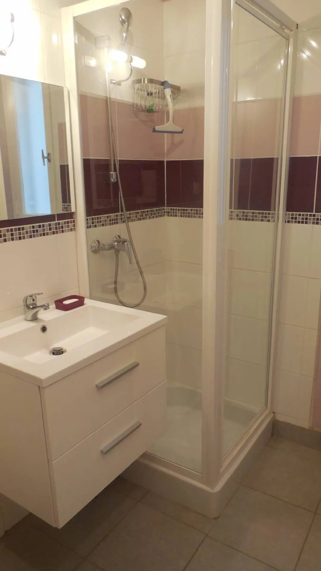 Studio Cassis  dans copropriété de standing avec piscine et ascenseur sur les hauteurs