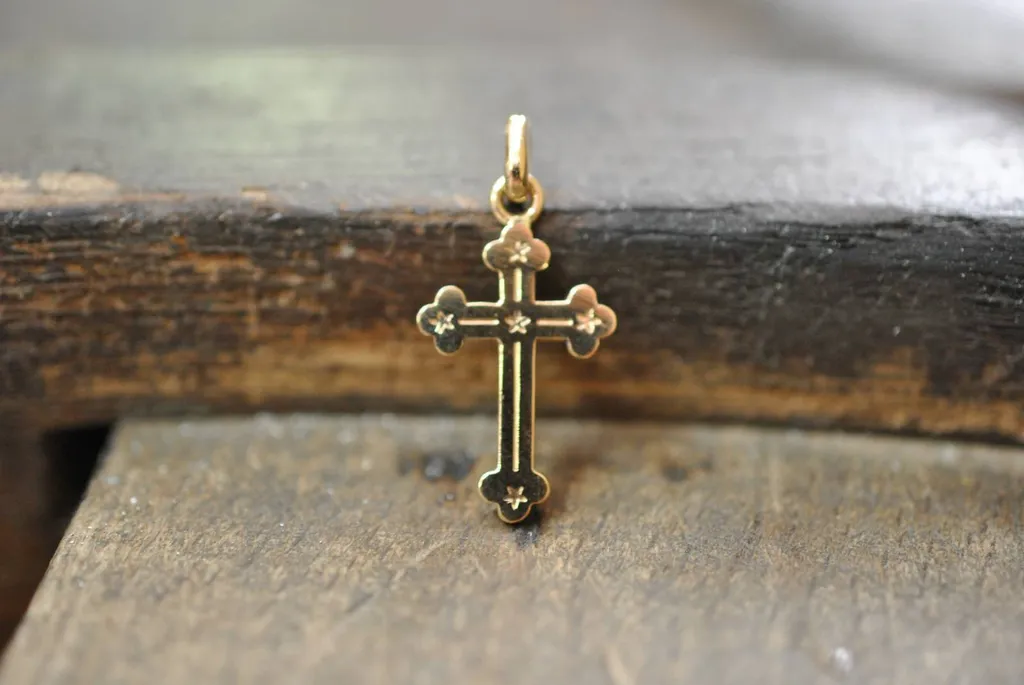 Pendentif croix en or 18ct