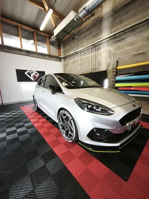 Protection carrosserie PPF FlexiShield haute résistance avec pose bulk professionnelle sur Ford Fiesta ST à Randan Clermont-Ferrand
