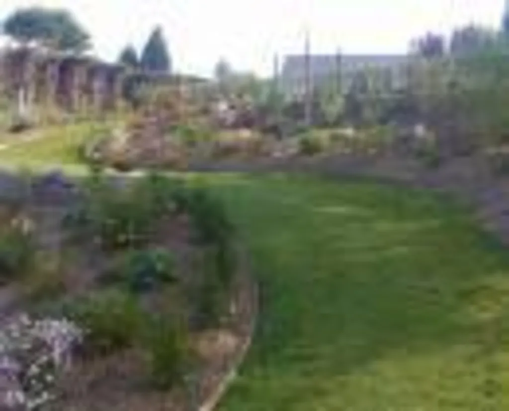 Aménagement de massifs végétalisés à Cormeilles dans l'Eure