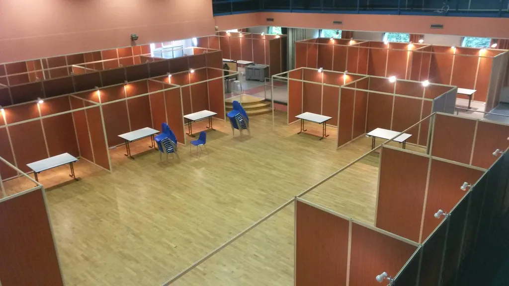 Location de table pour exposition à lyon