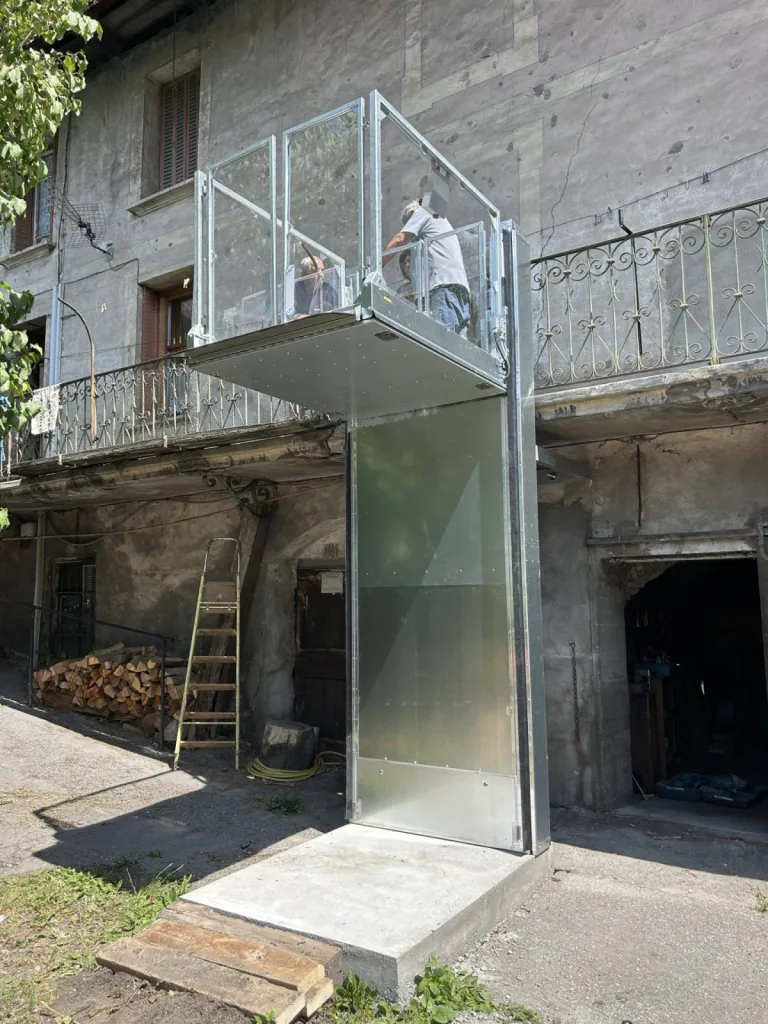 3 mètres c'est haut et facile maintenant avec cette plateforme verticale Strategos près de Sisteron