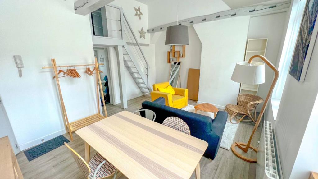 F2 - place de la Rougemare à Rouen avec terrasse privative