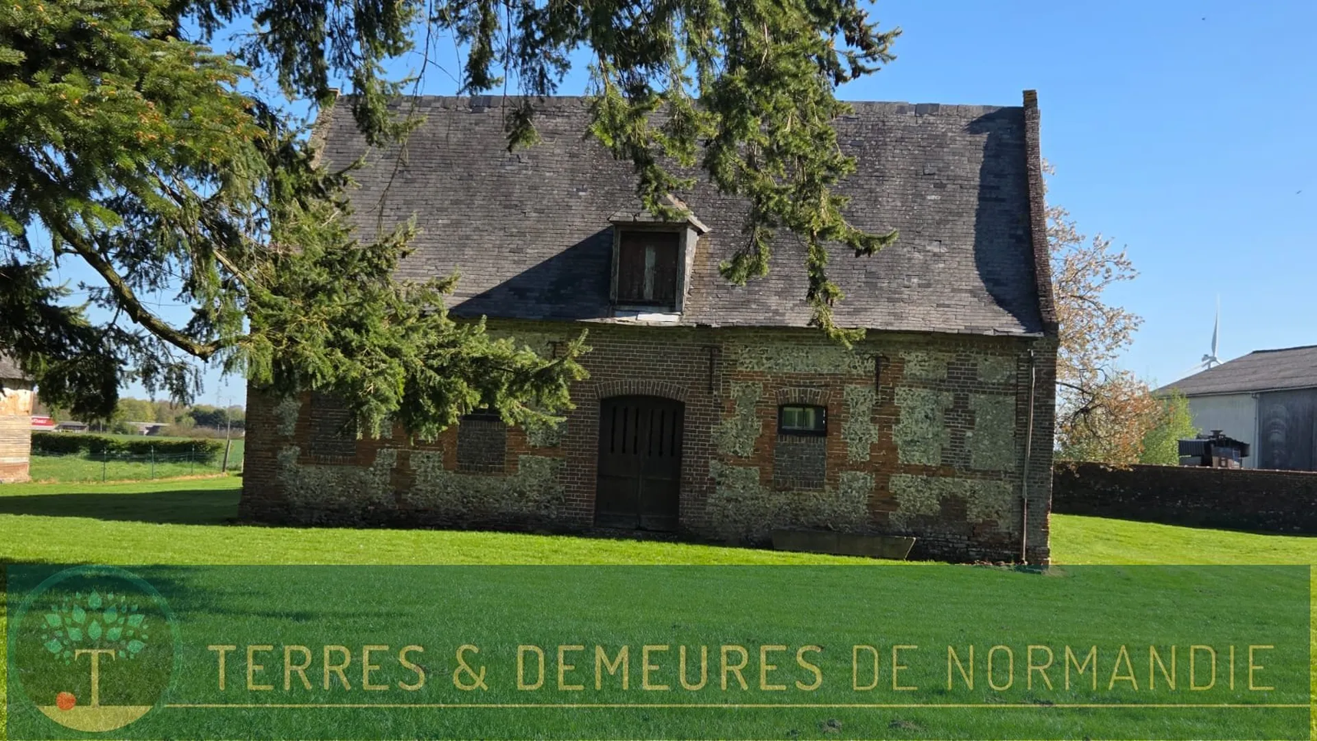 terres, bâtiments et pigeonniers 