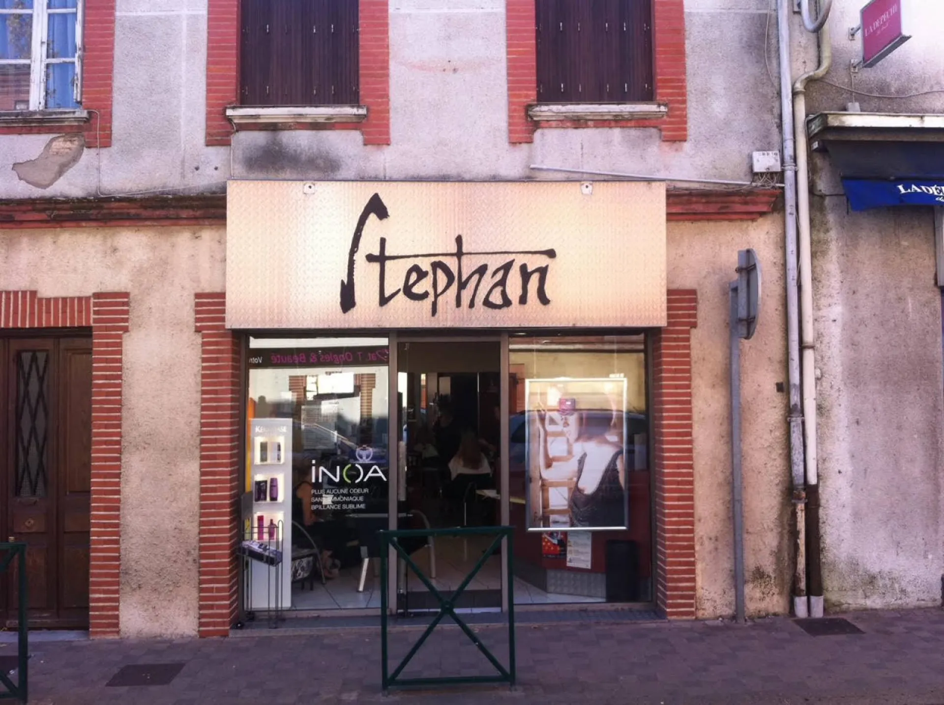 Enseigne pour un salon de coiffure Stéphan avec rétro éclairage Toulouse